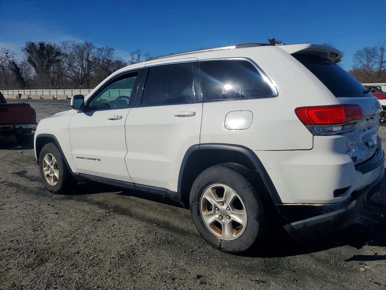 2016 JEEP GRAND CHEROKEE LAREDO photo 2