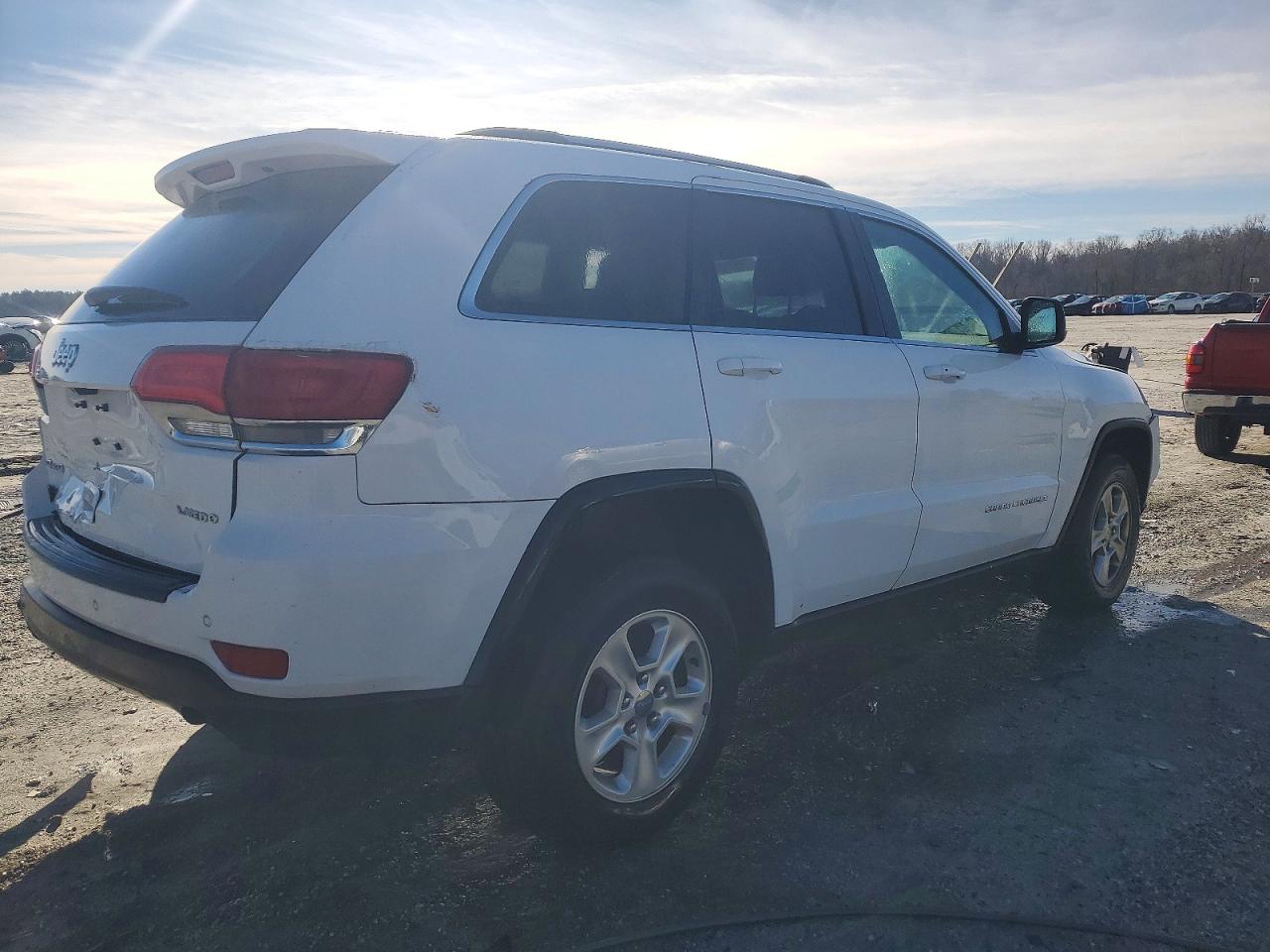 2016 JEEP GRAND CHEROKEE LAREDO photo 3
