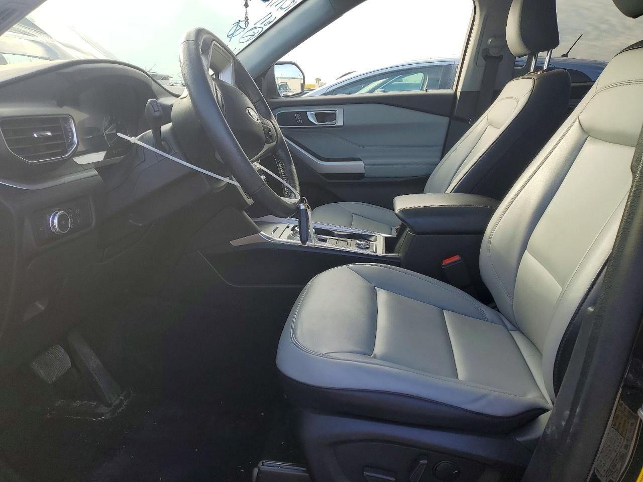 2021 FORD EXPLORER XLT photo 13