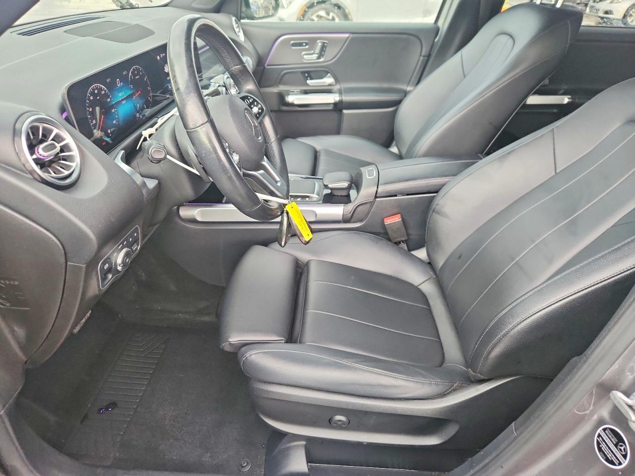 2021 MERCEDES-BENZ GLB 250 photo 13