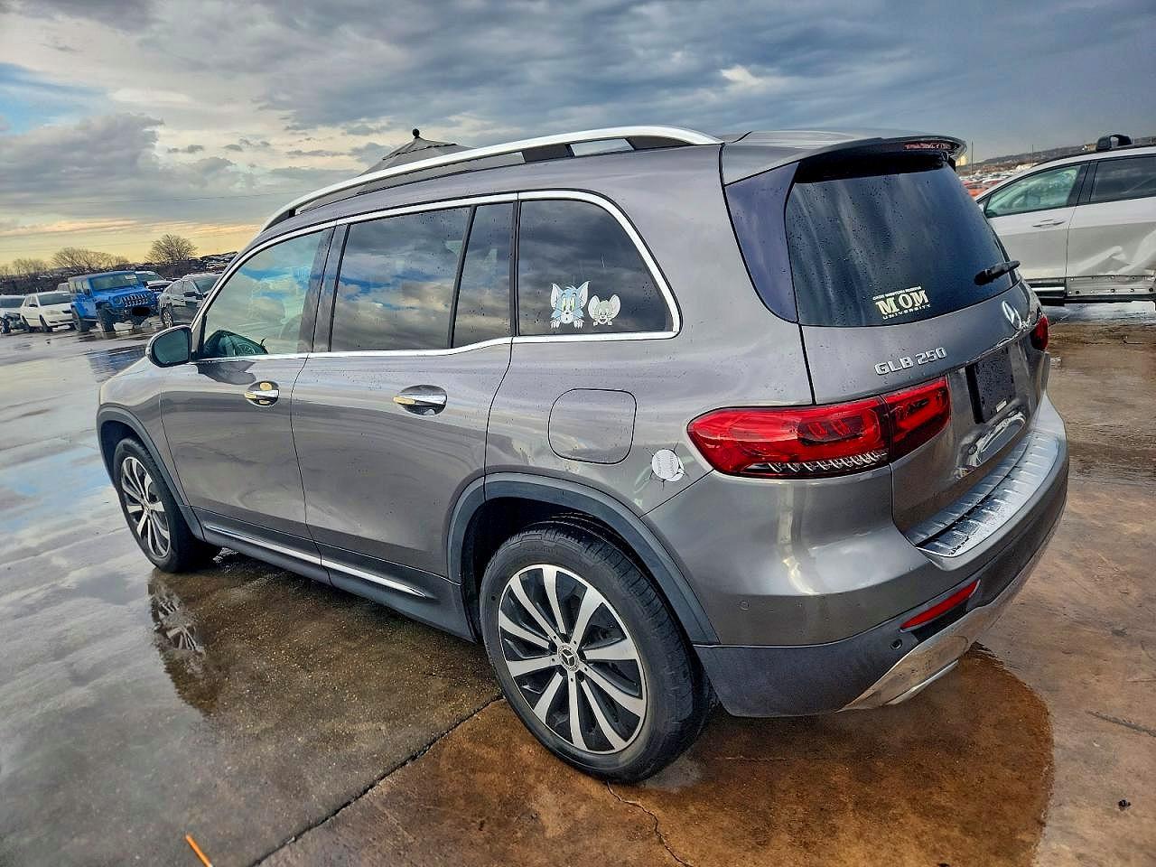 2021 MERCEDES-BENZ GLB 250 photo 3