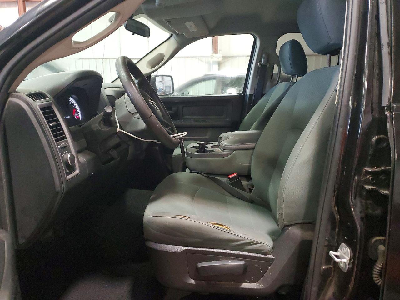 2015 RAM 1500 ST photo 7