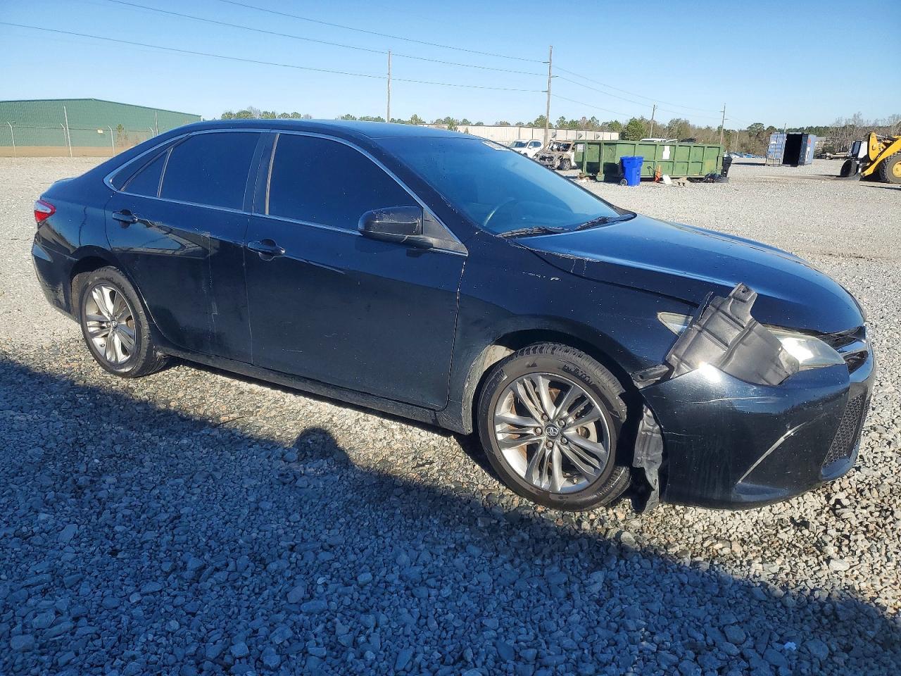 2017 TOYOTA CAMRY SE photo 4
