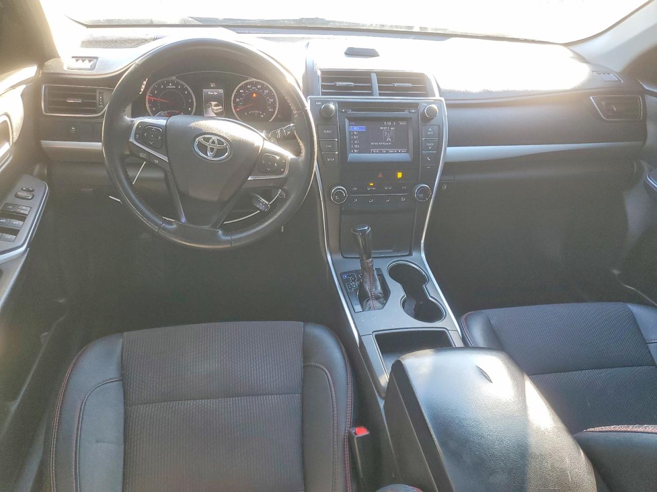 2017 TOYOTA CAMRY SE photo 8
