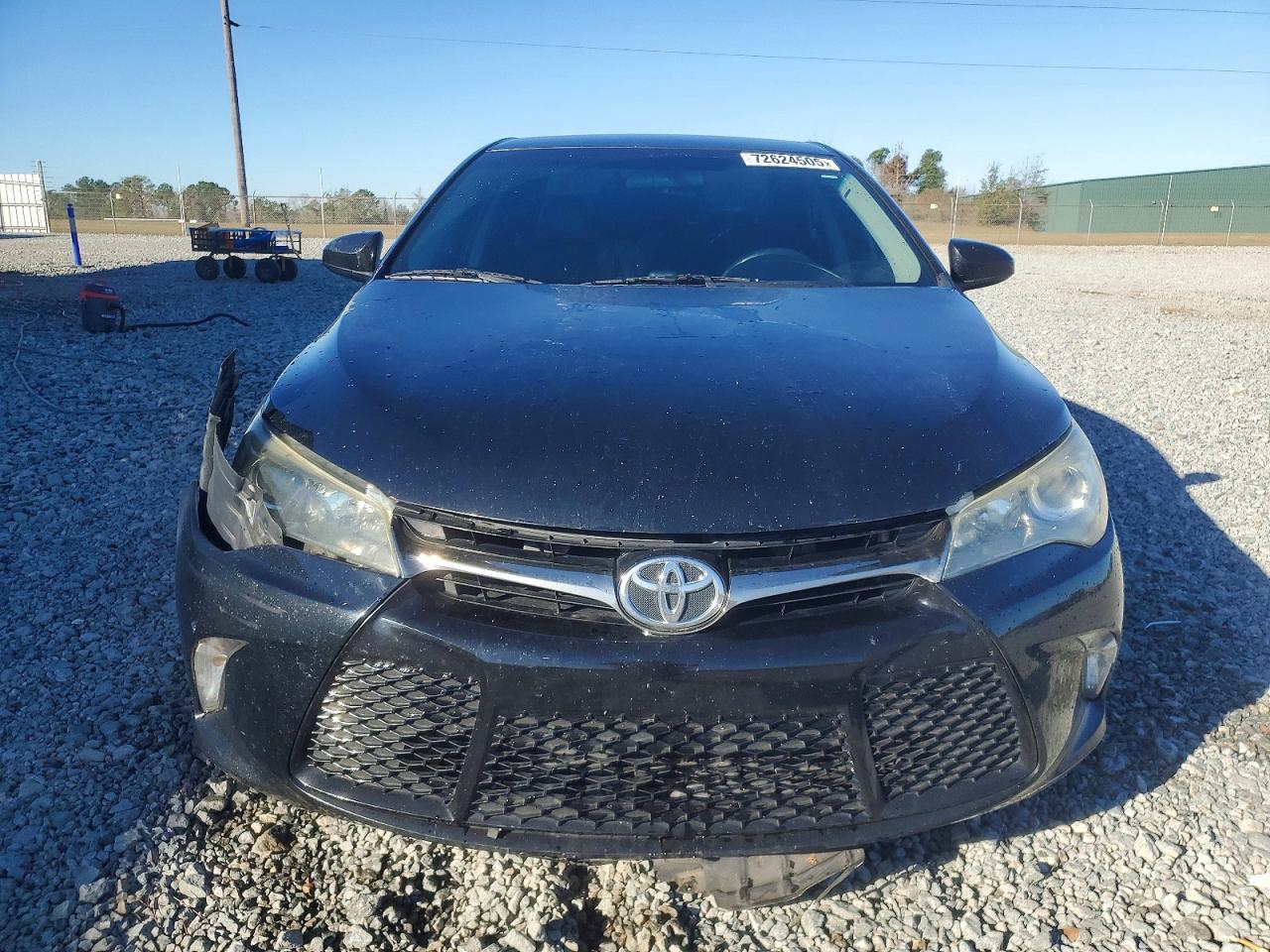 2017 TOYOTA CAMRY SE photo 5