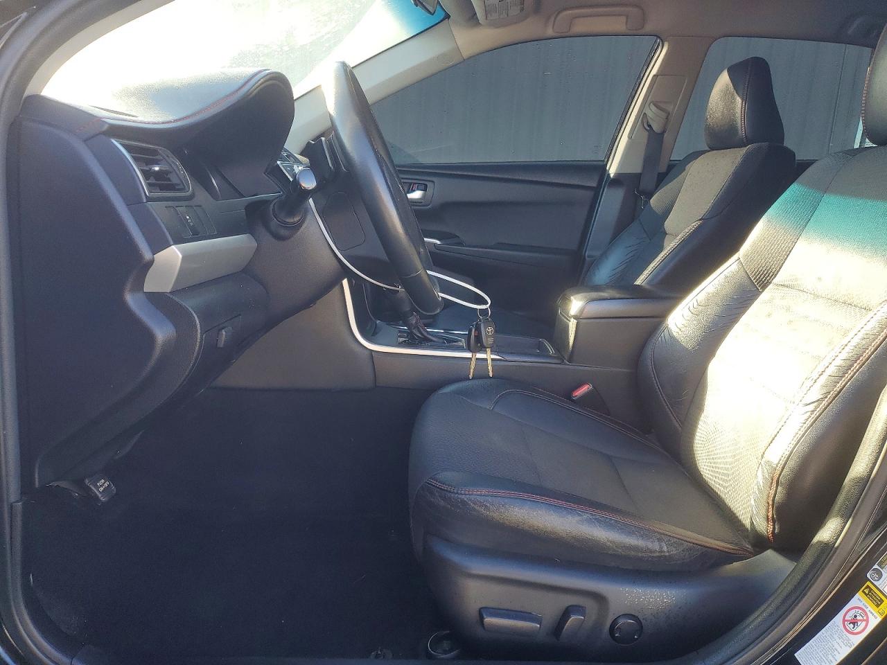 2017 TOYOTA CAMRY SE photo 7