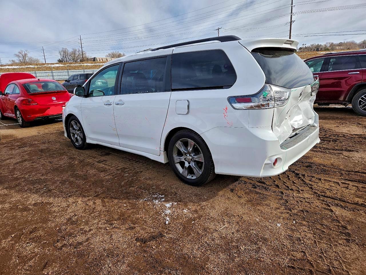 2014 TOYOTA SIENNA SE 8-PASSENGER photo 3