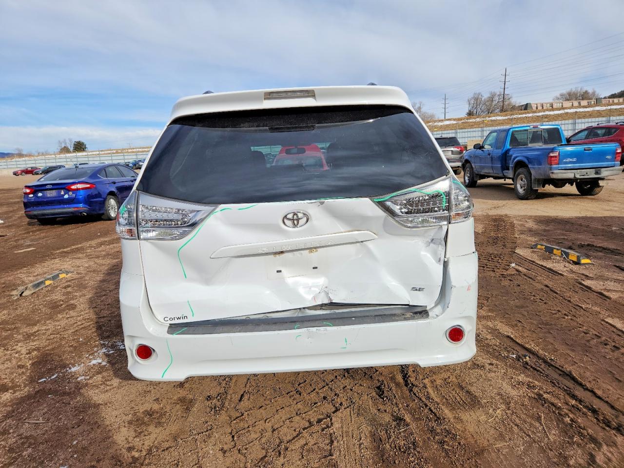 2014 TOYOTA SIENNA SE 8-PASSENGER photo 11