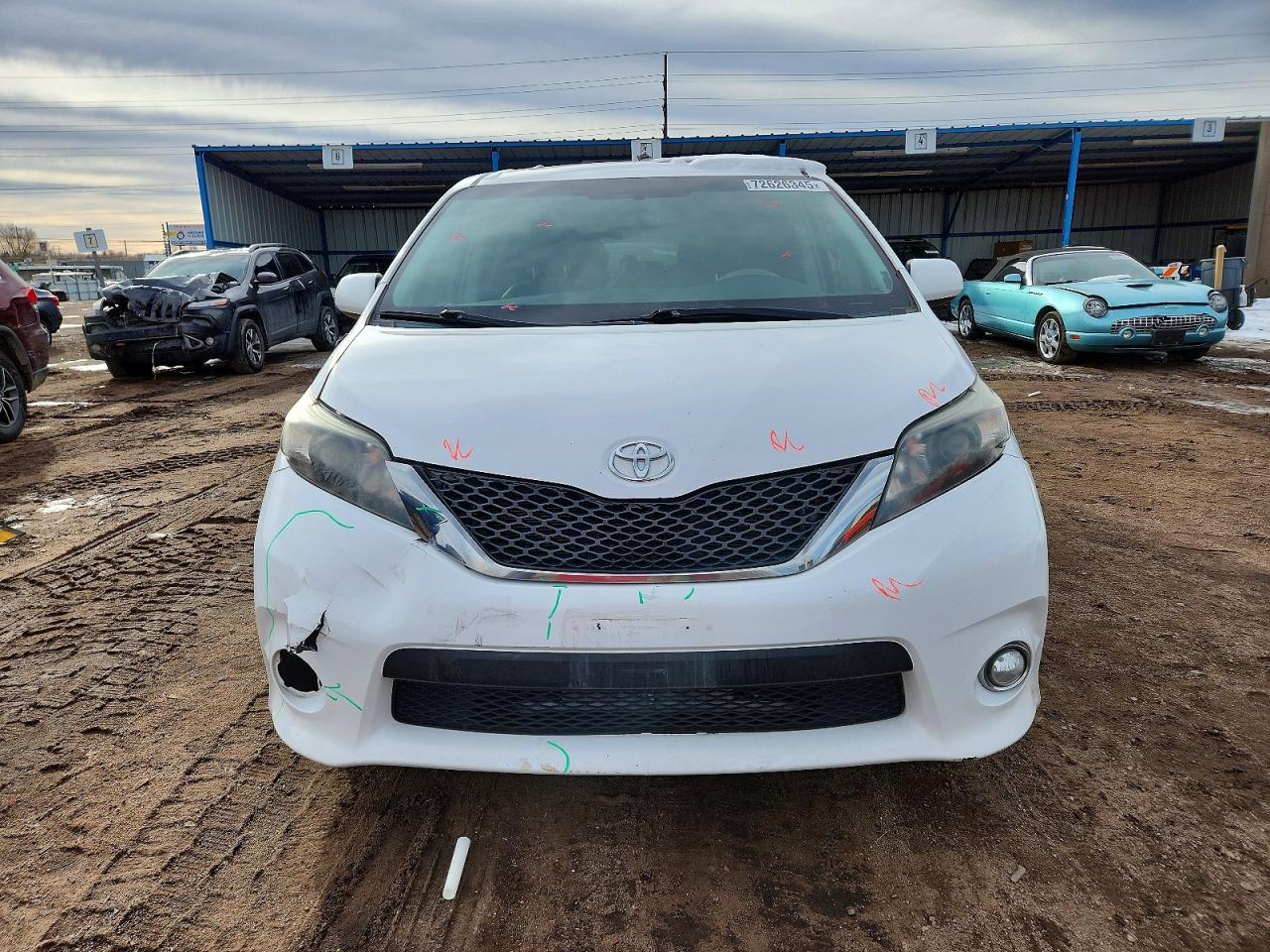 2014 TOYOTA SIENNA SE 8-PASSENGER photo 9
