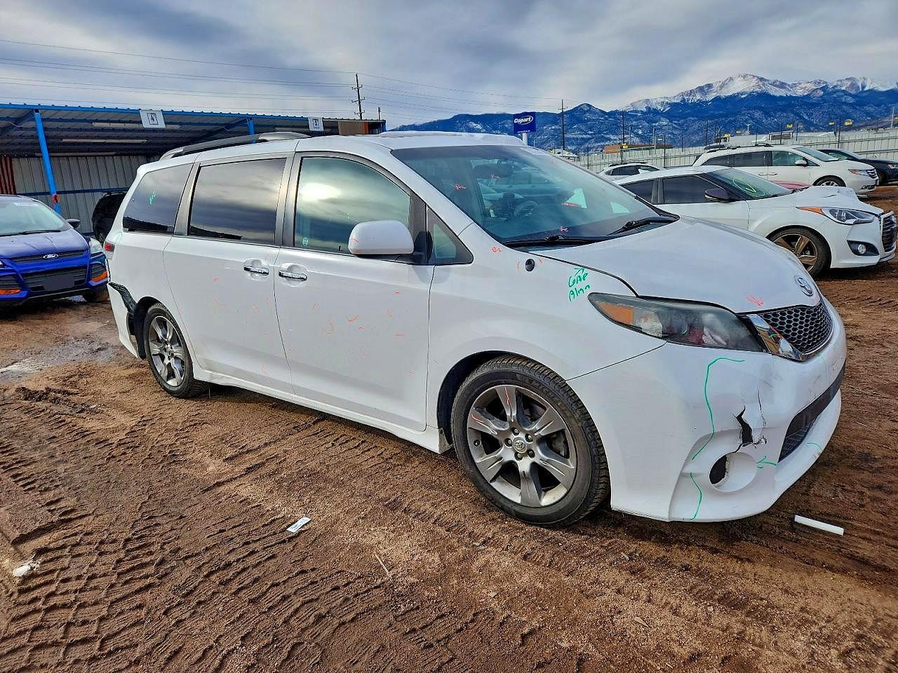 2014 TOYOTA SIENNA SE 8-PASSENGER photo 7