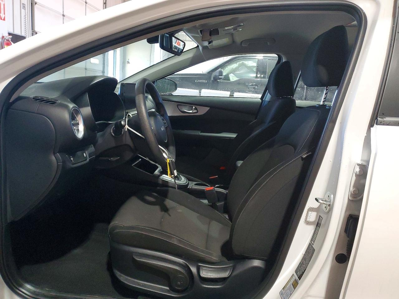 2024 KIA FORTE LX photo 25