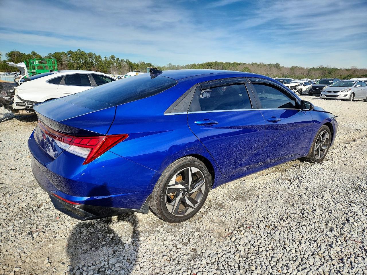 2022 HYUNDAI ELANTRA photo 3