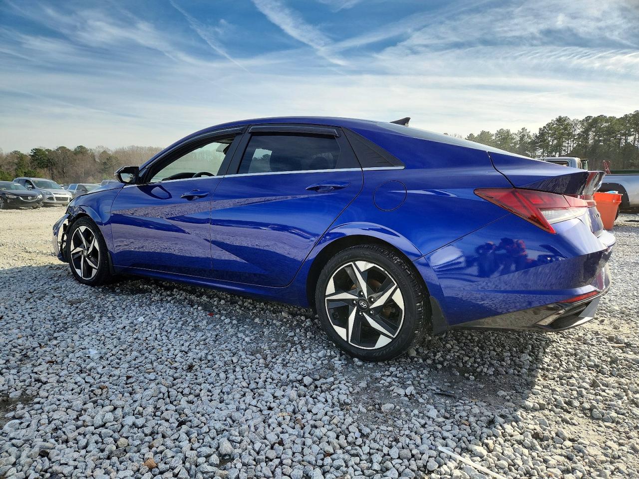 2022 HYUNDAI ELANTRA photo 2