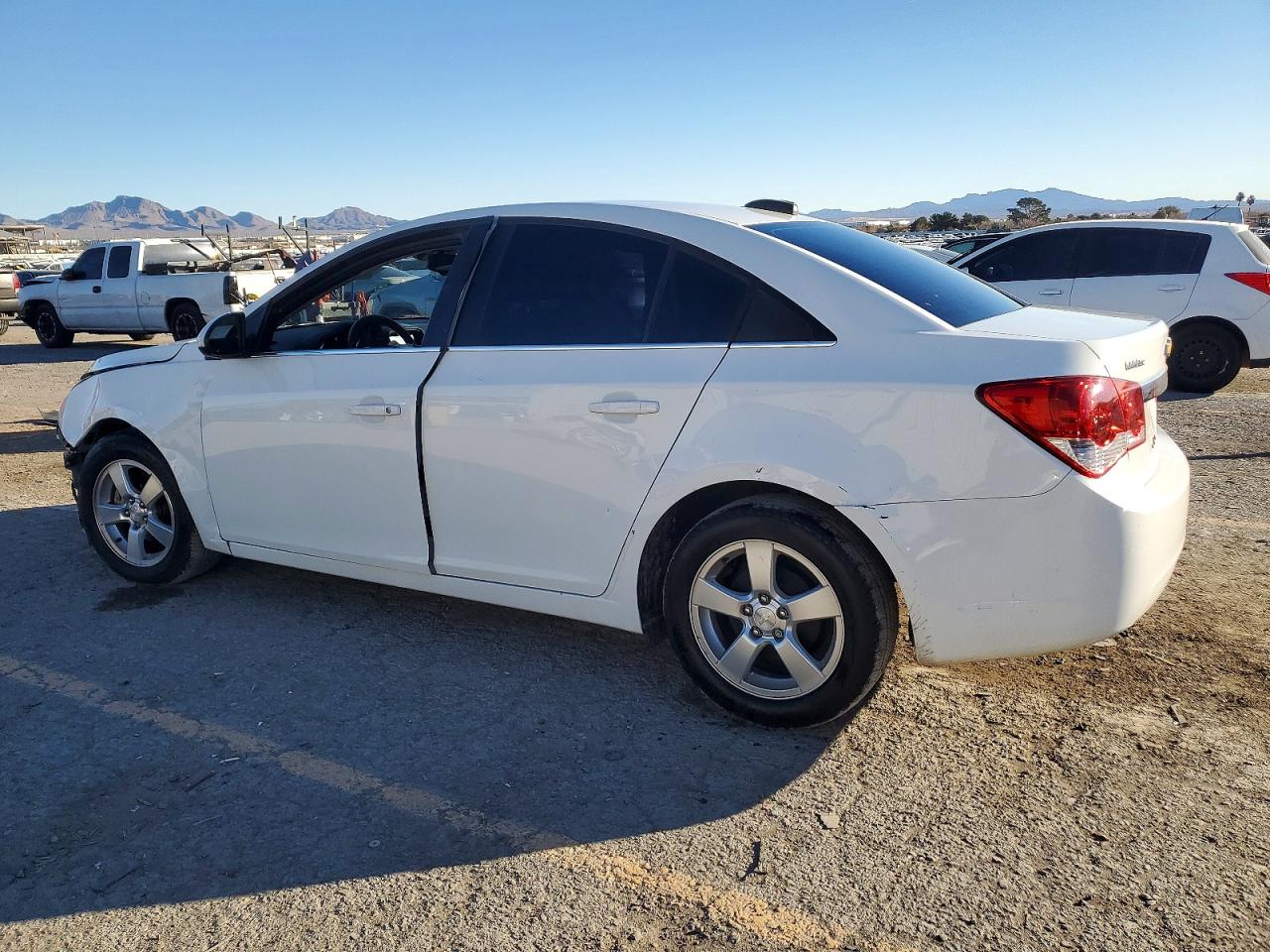 2016 CHEVROLET CRUZE LIMITED LT photo 2