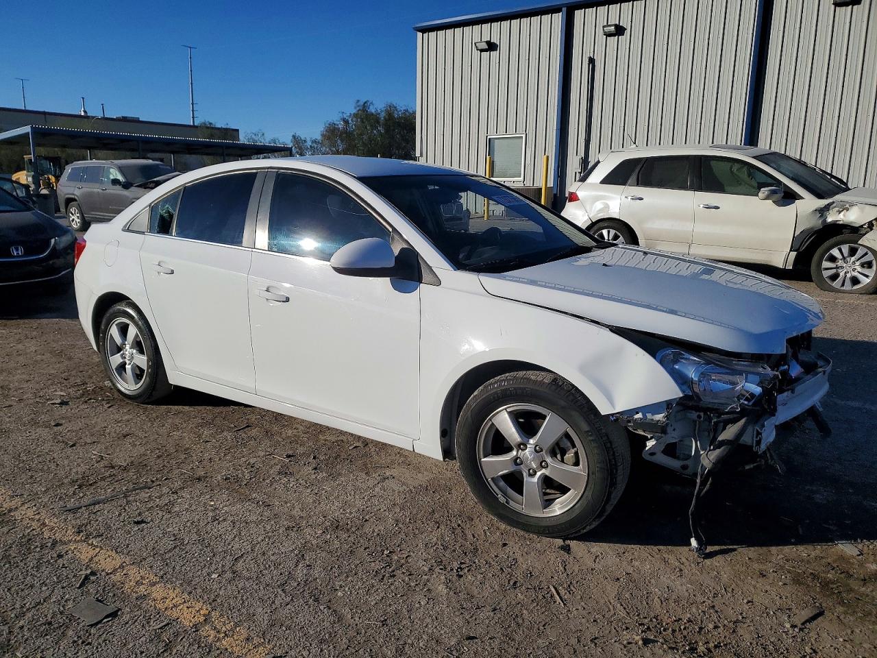 2016 CHEVROLET CRUZE LIMITED LT photo 4