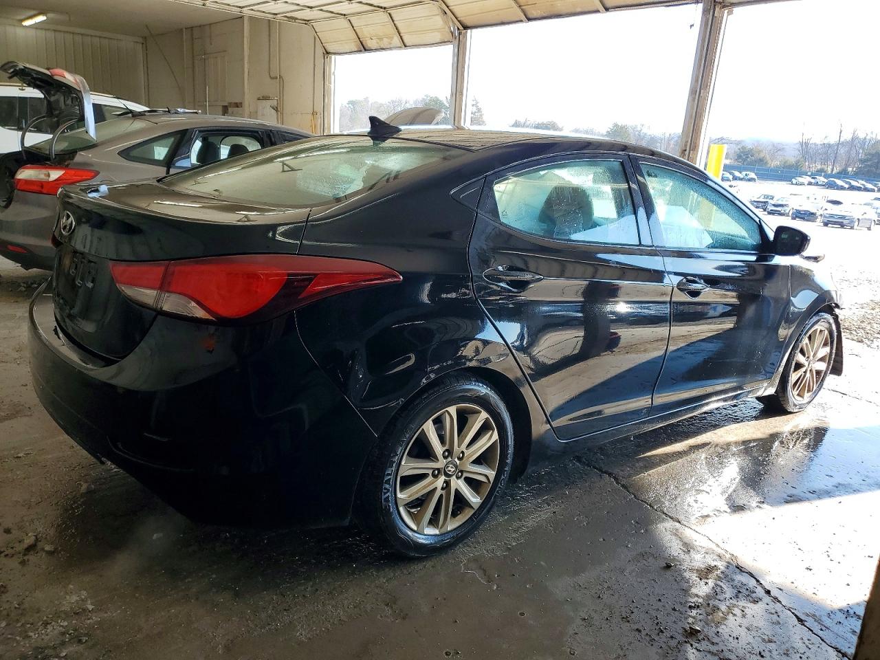 2015 HYUNDAI ELANTRA SE photo 5