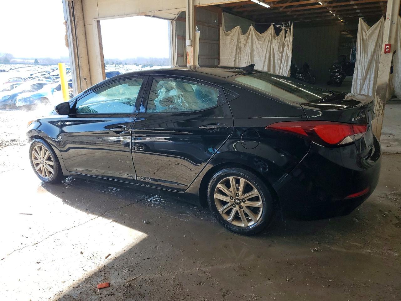 2015 HYUNDAI ELANTRA SE photo 3