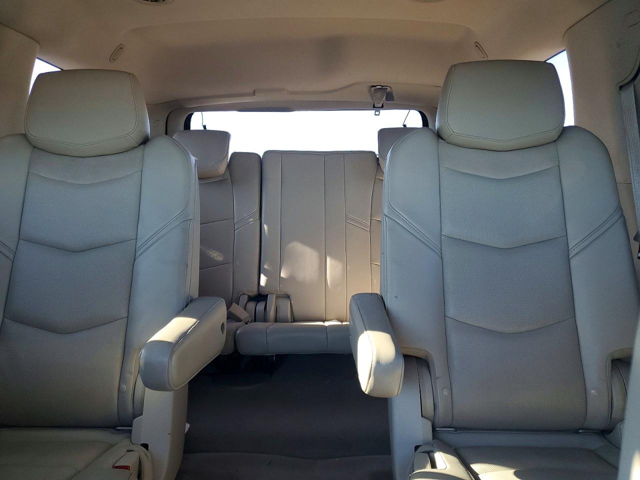 2015 CADILLAC ESCALADE photo 10