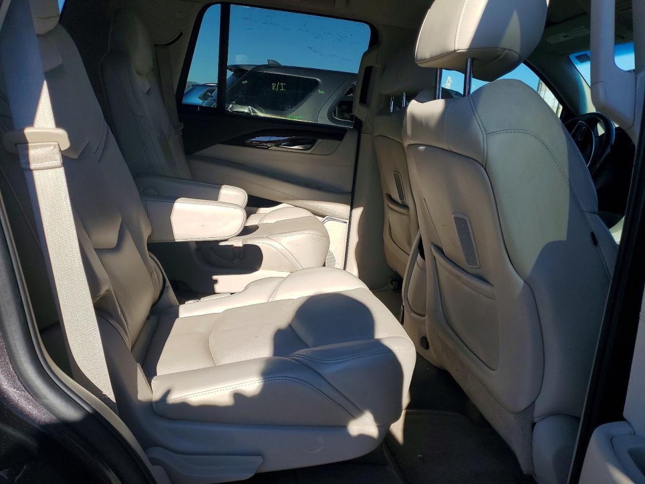 2015 CADILLAC ESCALADE photo 11