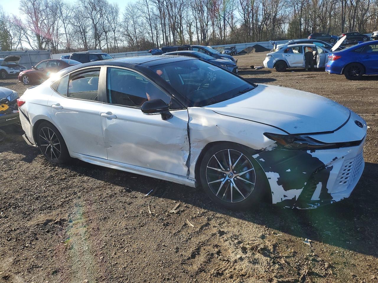 2025 TOYOTA CAMRY XSE photo 4