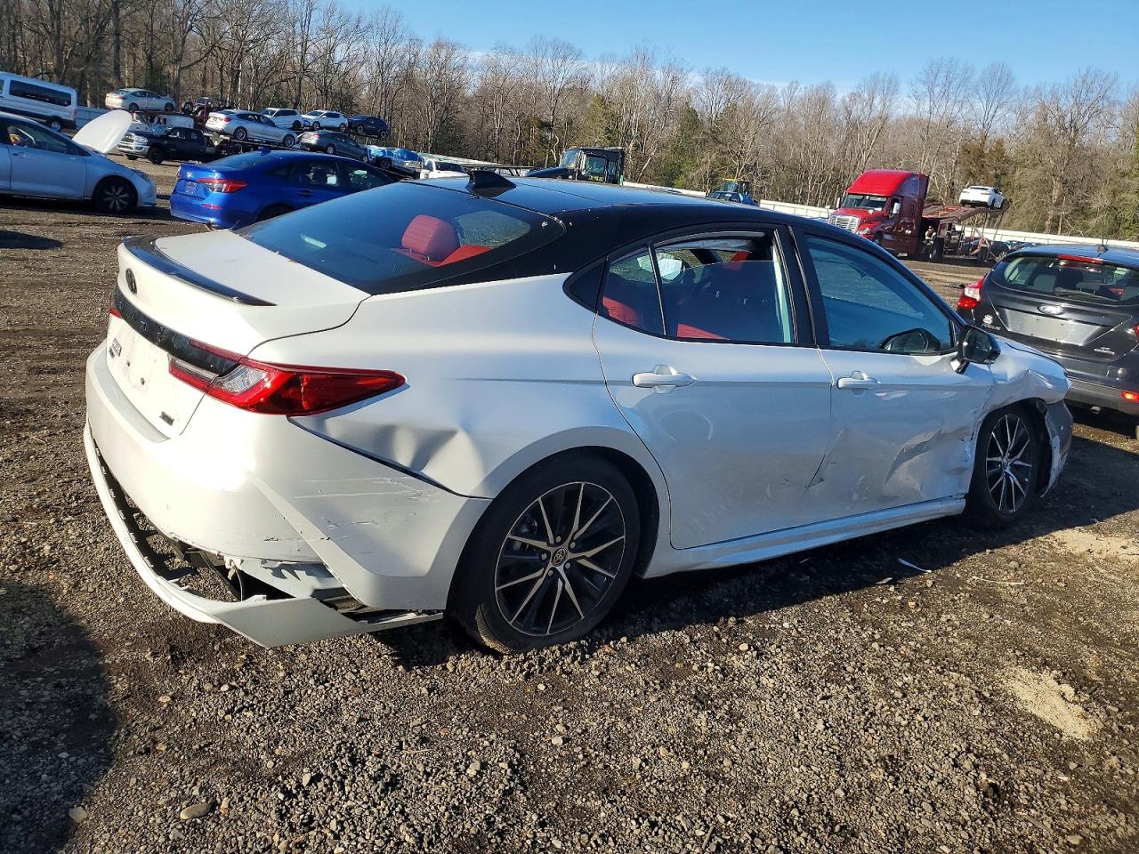 2025 TOYOTA CAMRY XSE photo 3