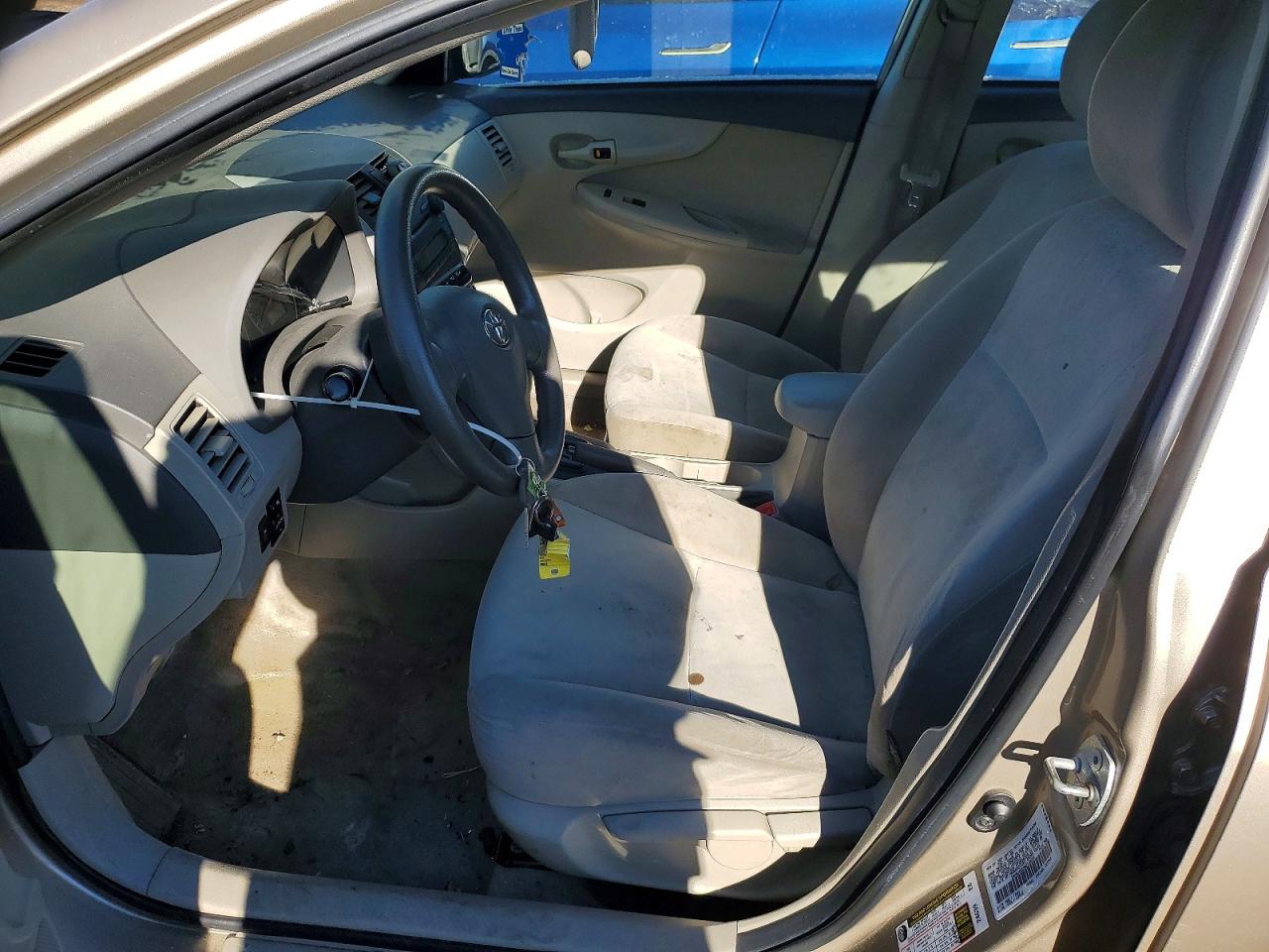 2009 TOYOTA COROLLA LE photo 7