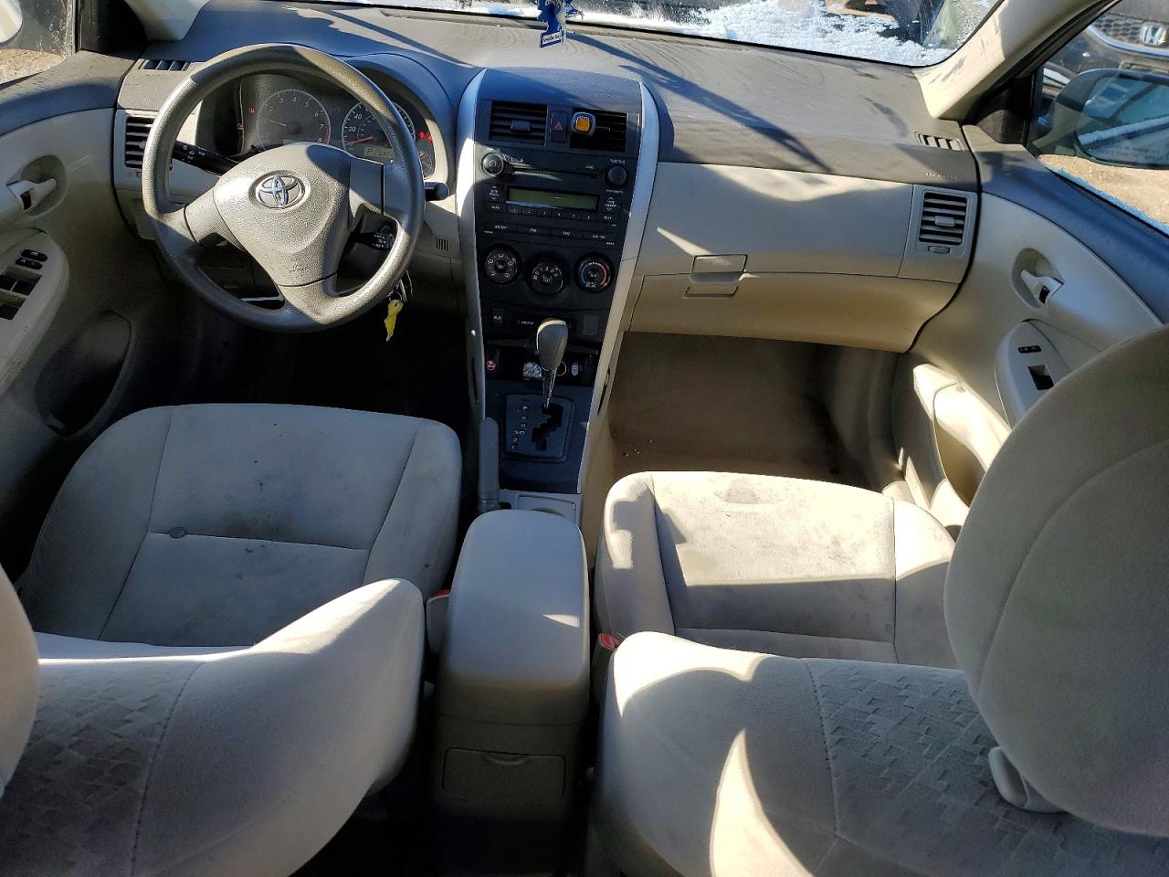 2009 TOYOTA COROLLA LE photo 8
