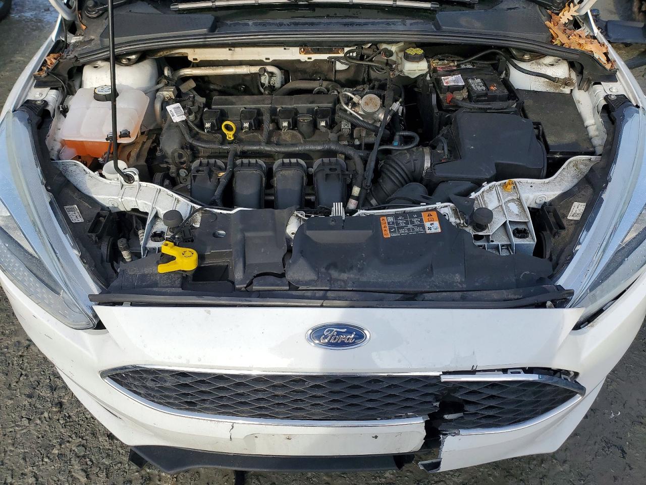 2017 FORD FOCUS SE photo 31