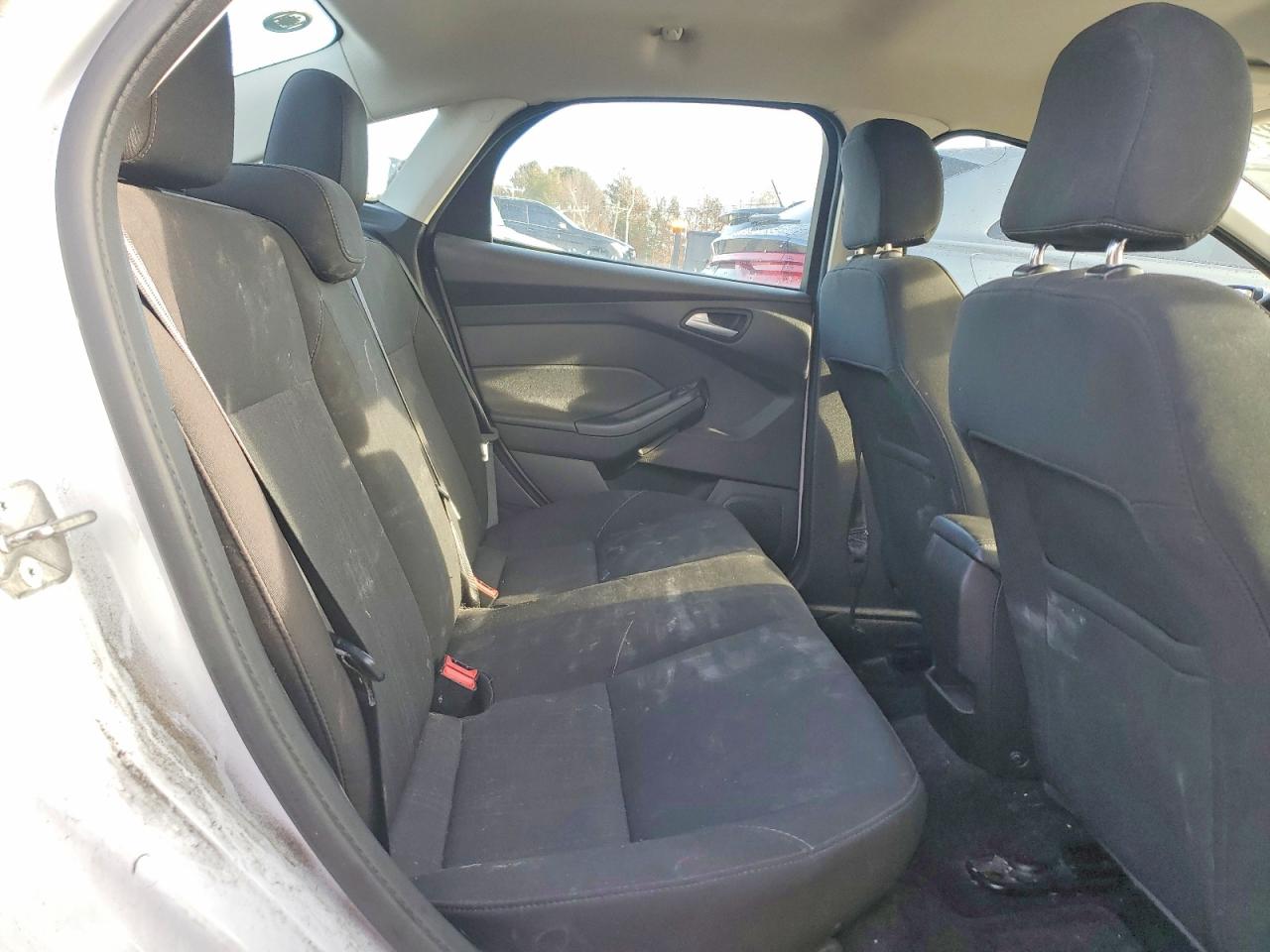 2017 FORD FOCUS SE photo 28