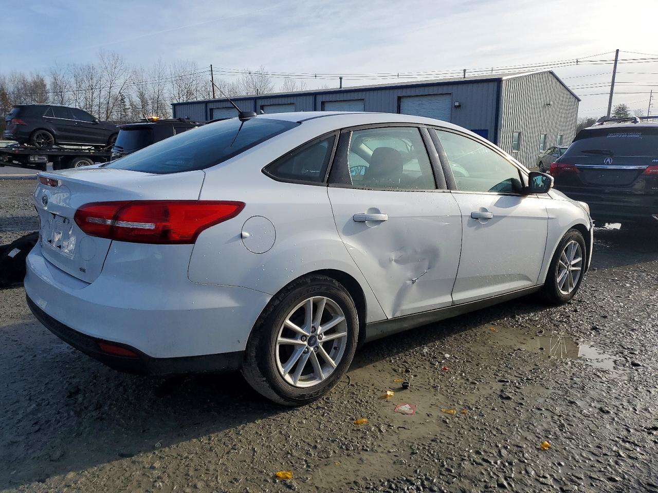 2017 FORD FOCUS SE photo 7