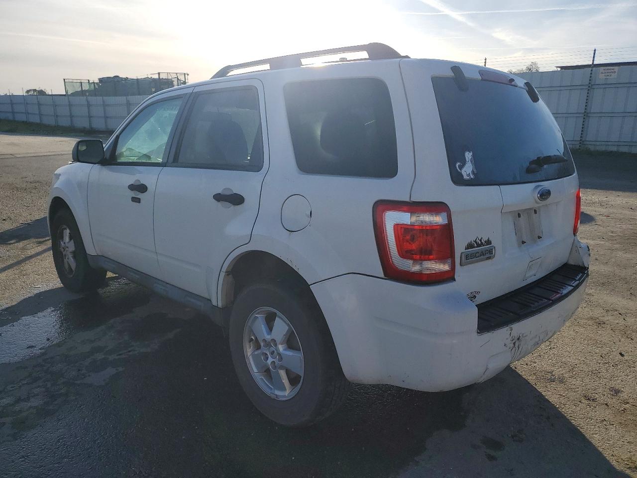 2011 FORD ESCAPE XLT photo 3