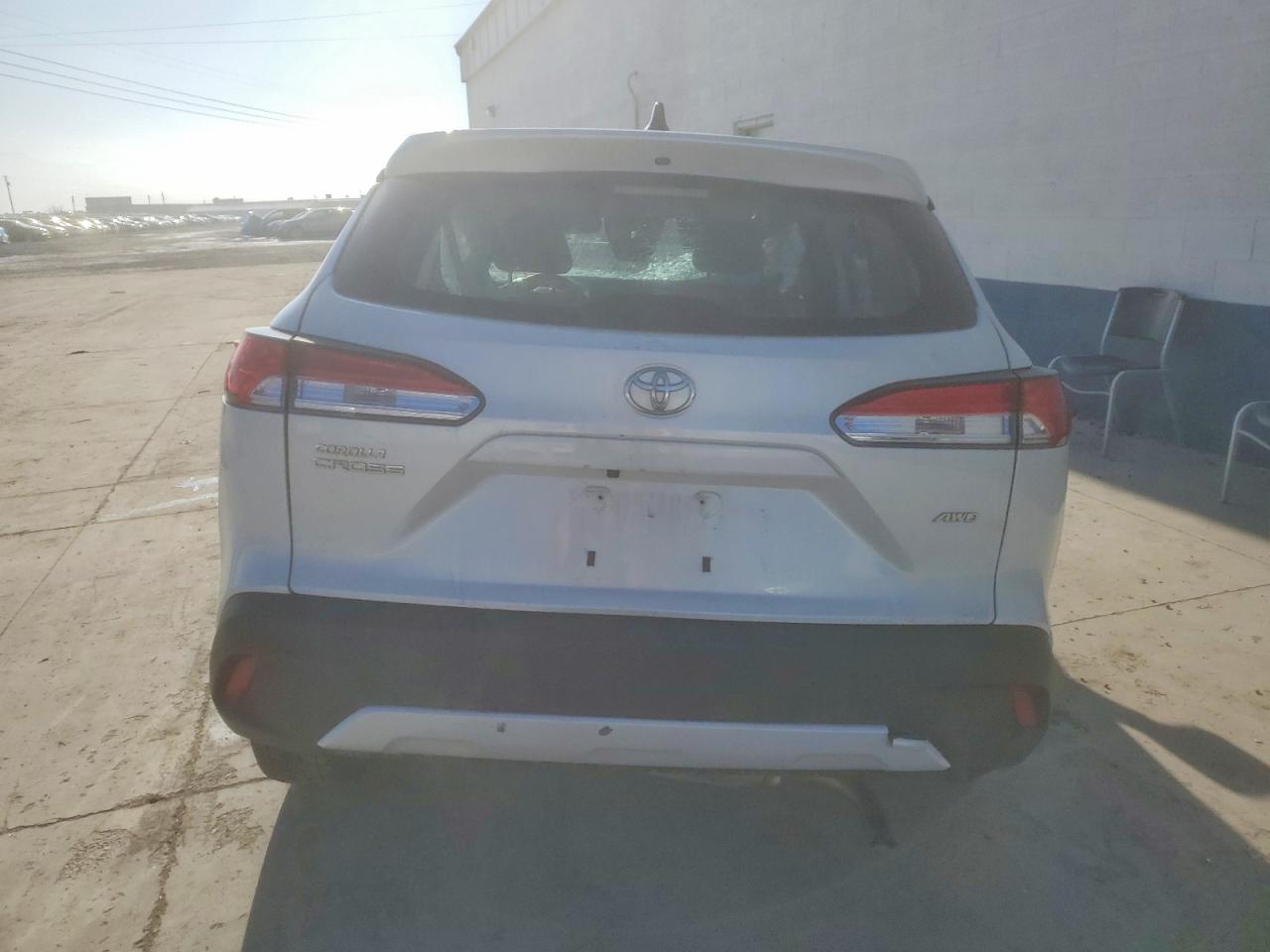 2023 TOYOTA COROLLA CROSS L photo 6