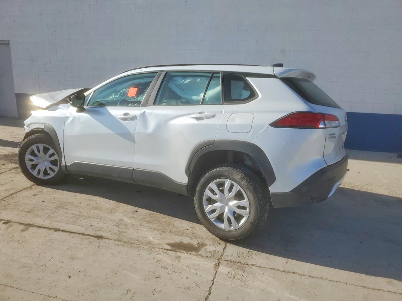 2023 TOYOTA COROLLA CROSS L photo 2