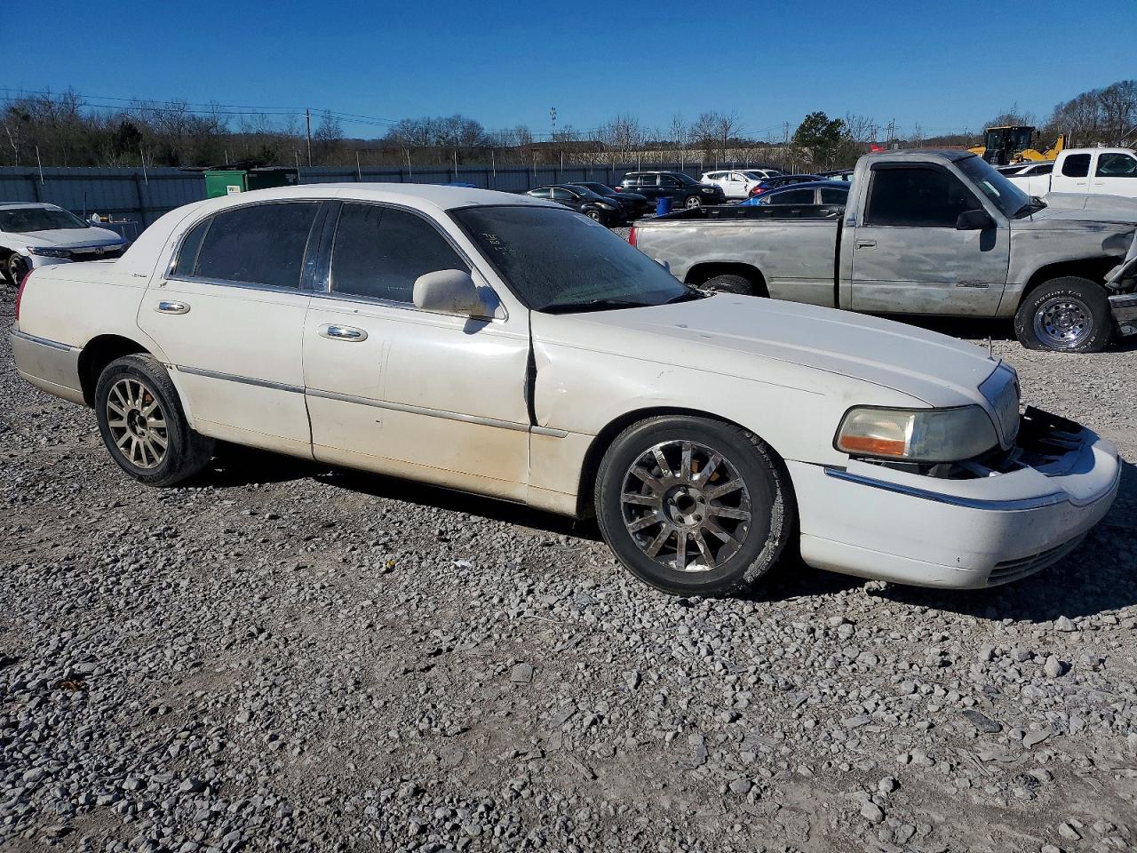 2007 LINCOLN TOWN CAR SIGNATURE photo 7
