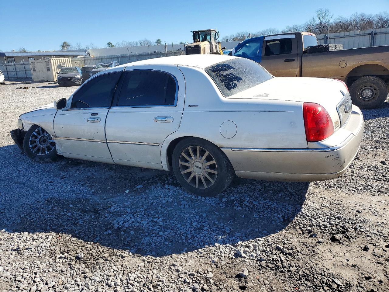 2007 LINCOLN TOWN CAR SIGNATURE photo 3
