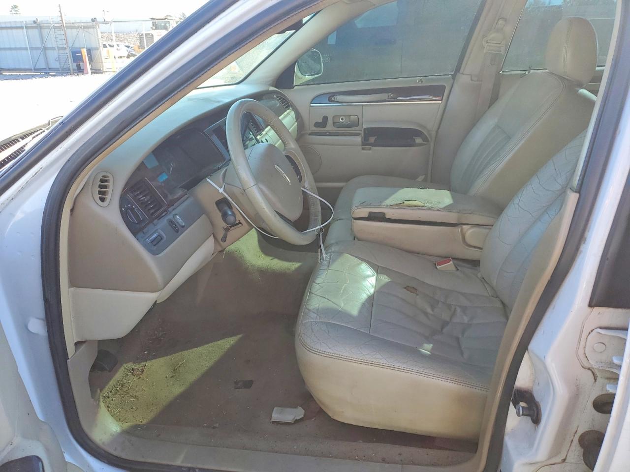 2007 LINCOLN TOWN CAR SIGNATURE photo 13