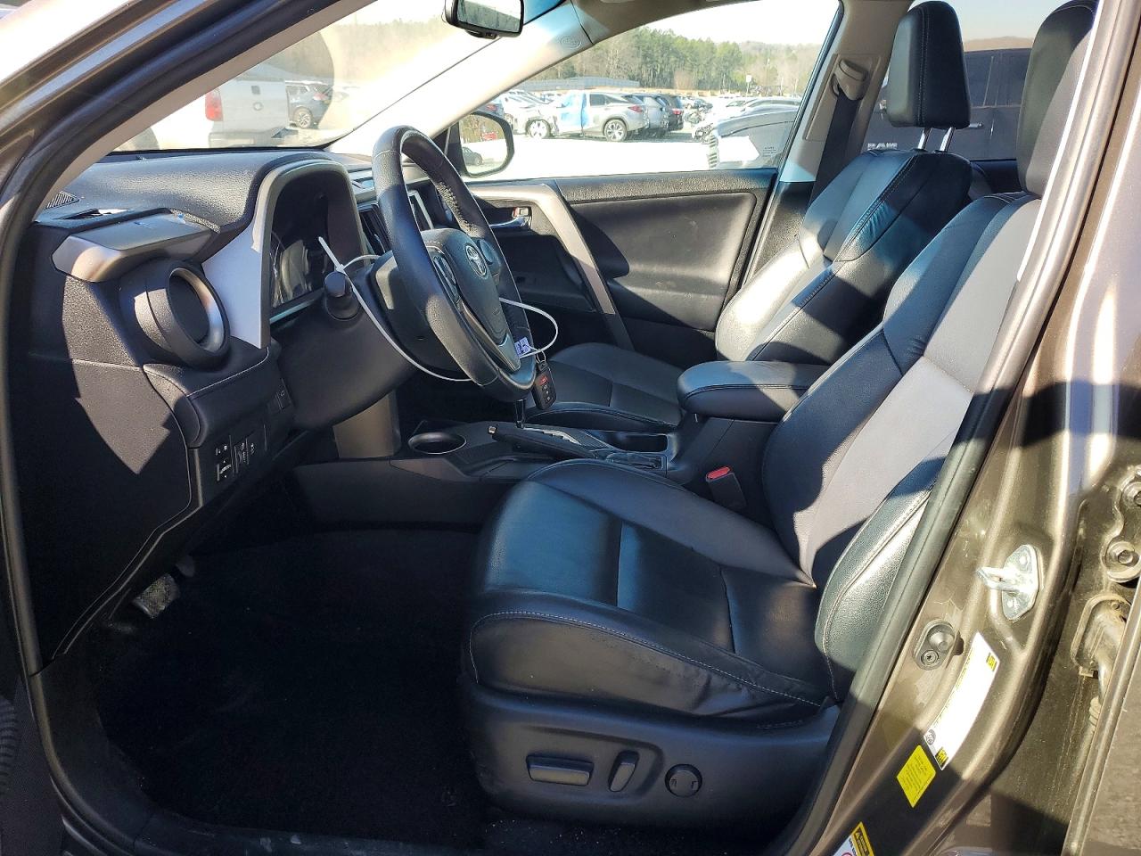2015 TOYOTA RAV4 LIMITED photo 19