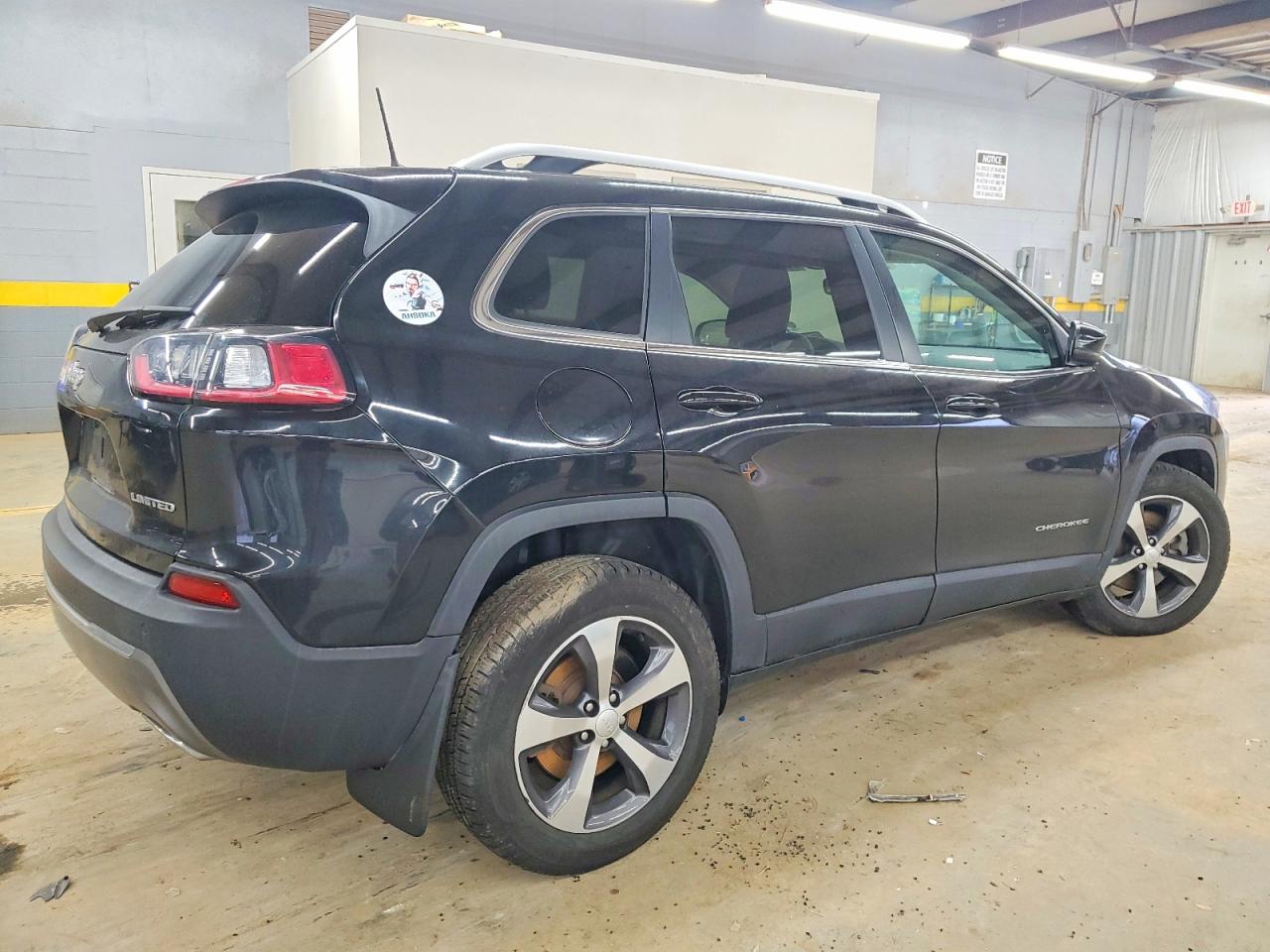 2019 JEEP CHEROKEE LIMITED photo 3