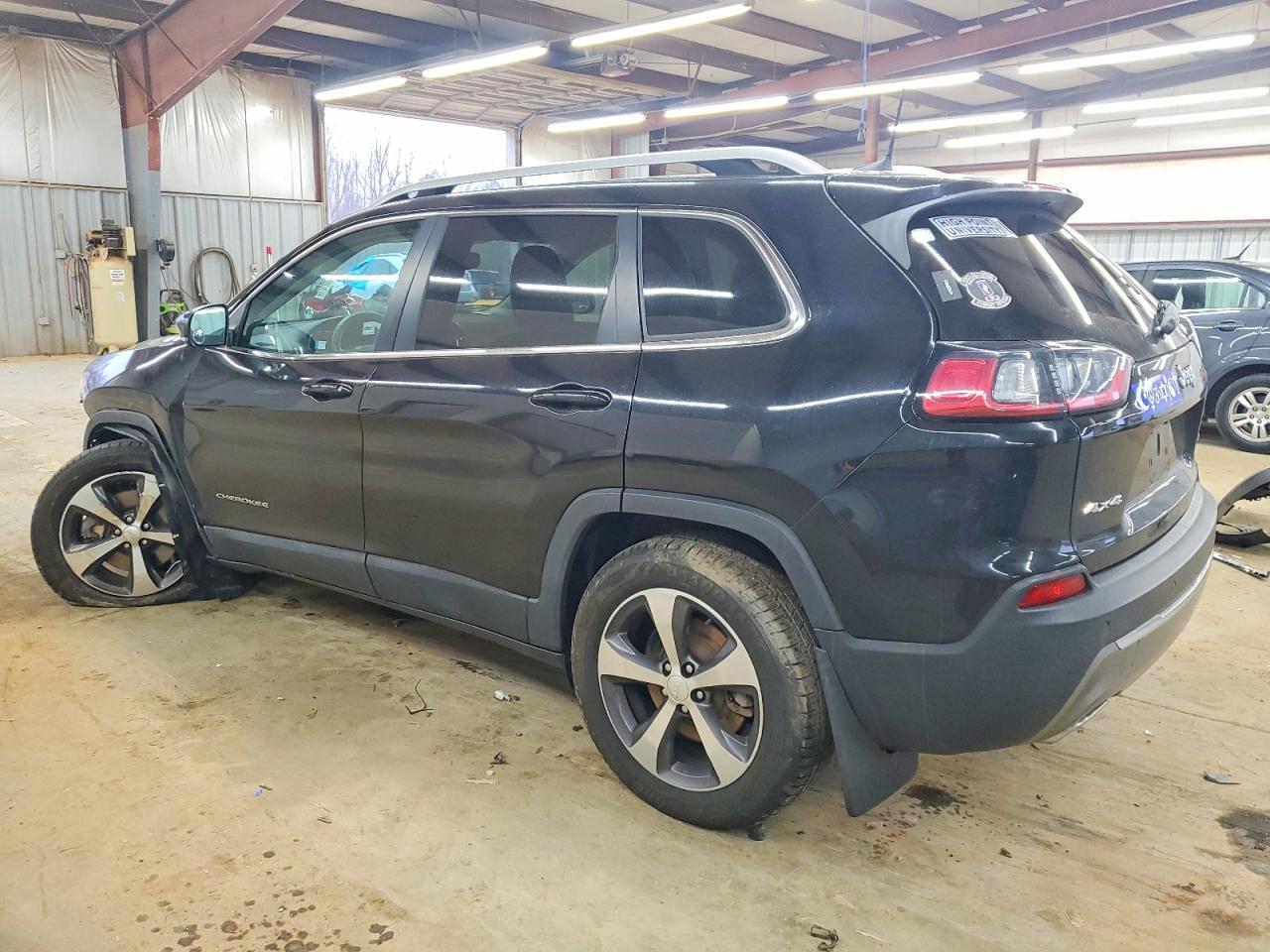 2019 JEEP CHEROKEE LIMITED photo 2
