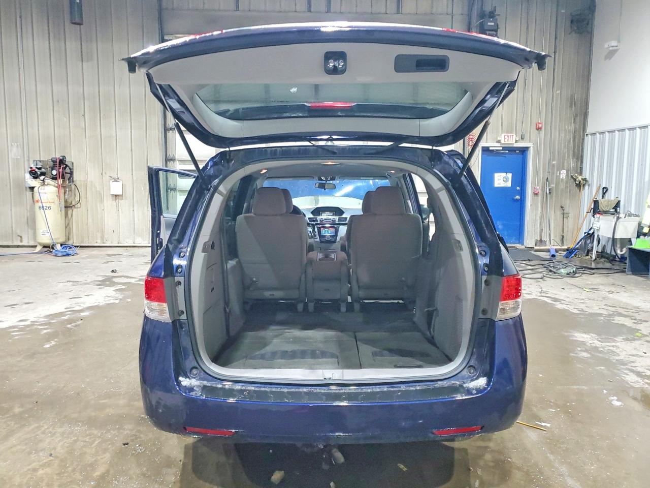2016 HONDA ODYSSEY SE photo 6
