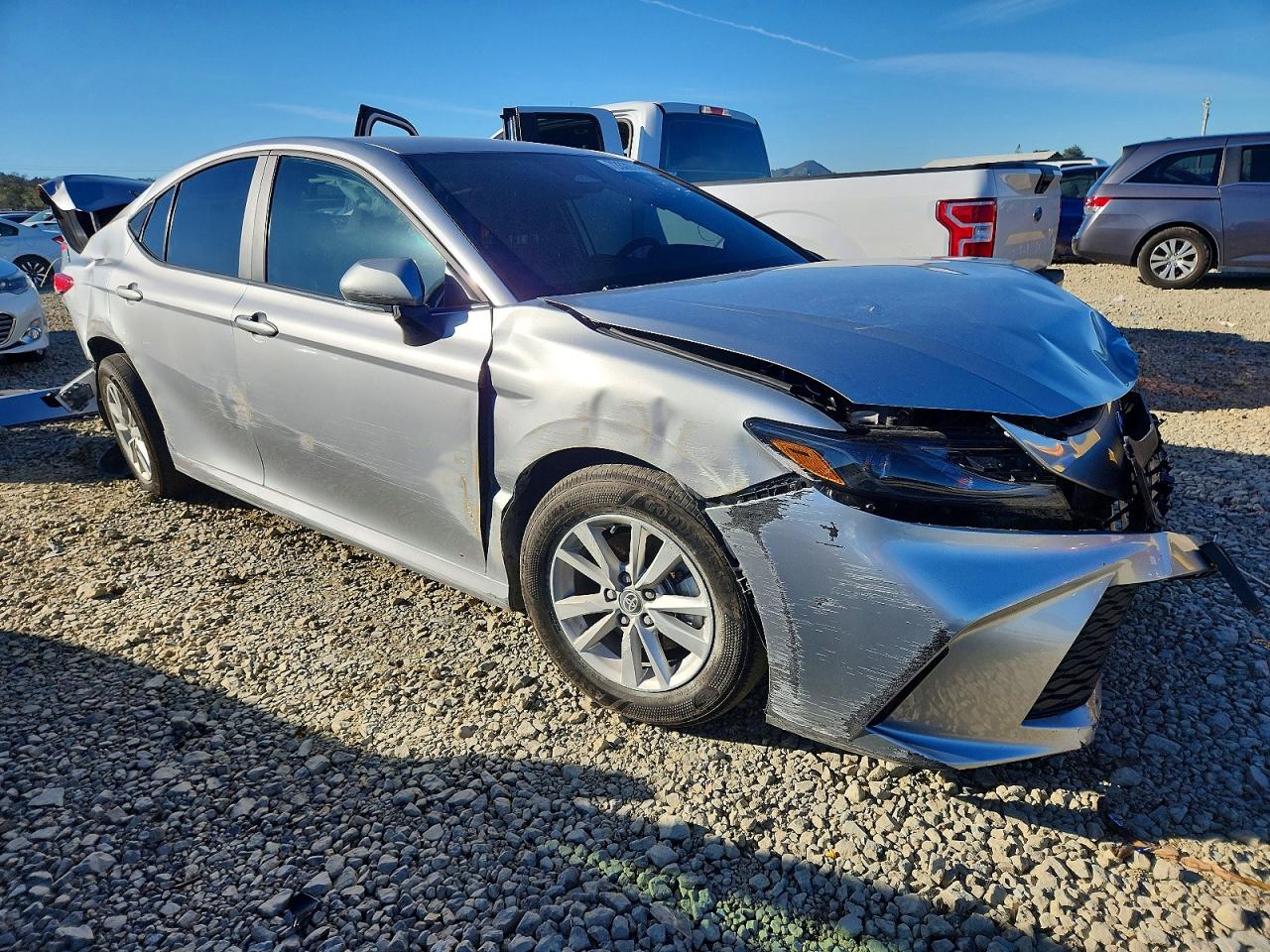 2025 TOYOTA CAMRY XSE photo 4