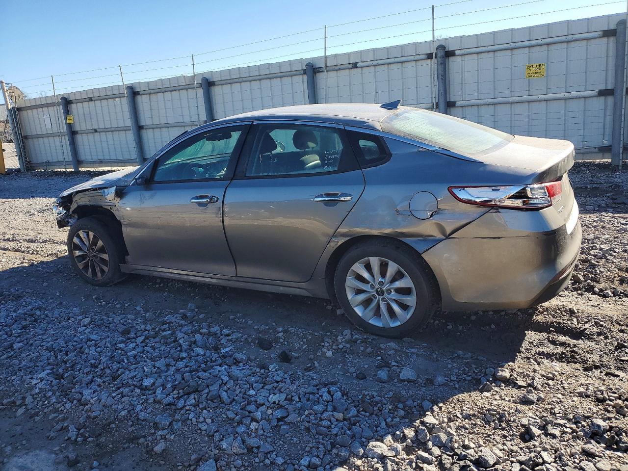 2018 KIA OPTIMA LX photo 4
