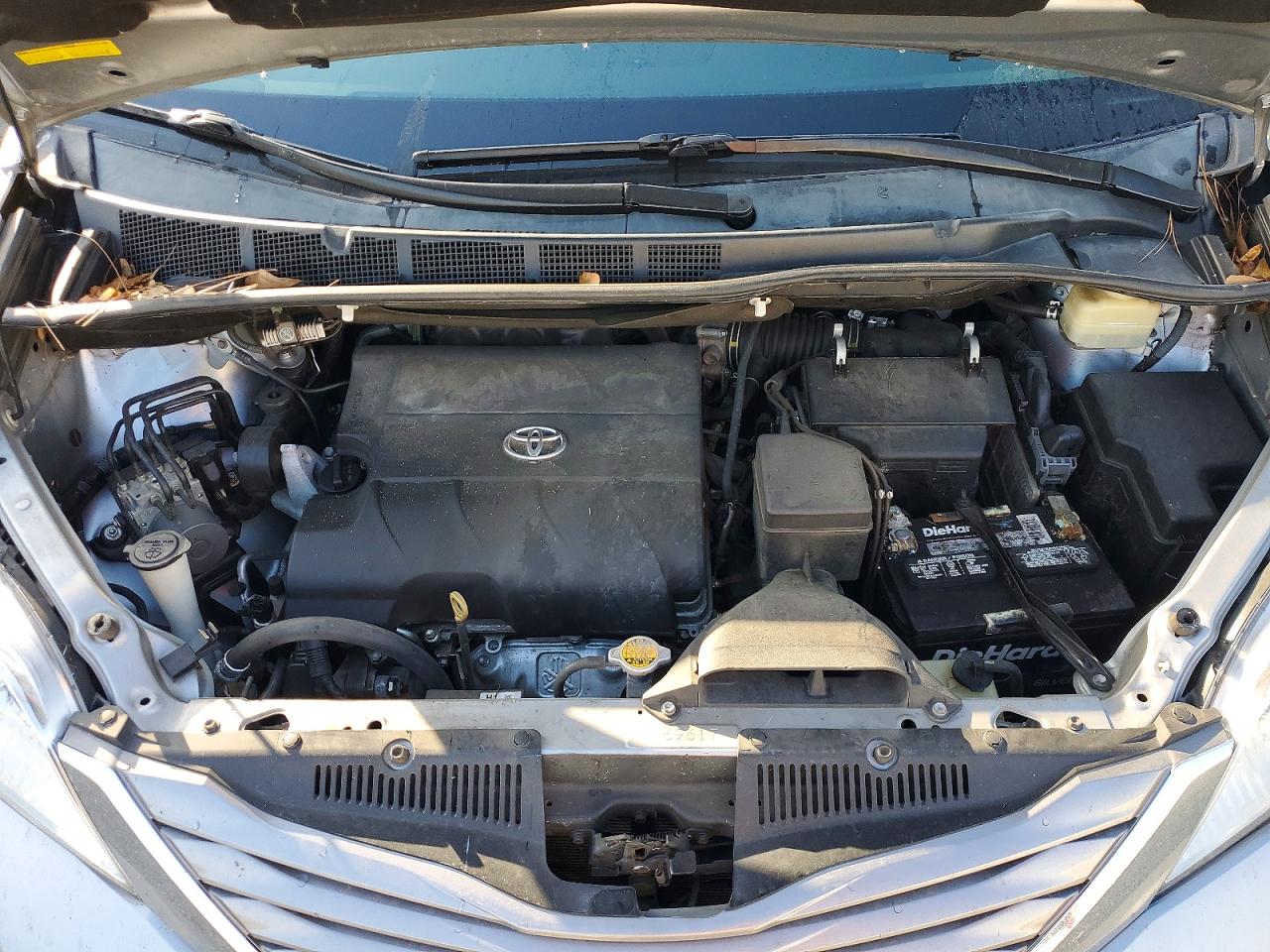 2016 TOYOTA SIENNA XLE 8-PASSENGER photo 12