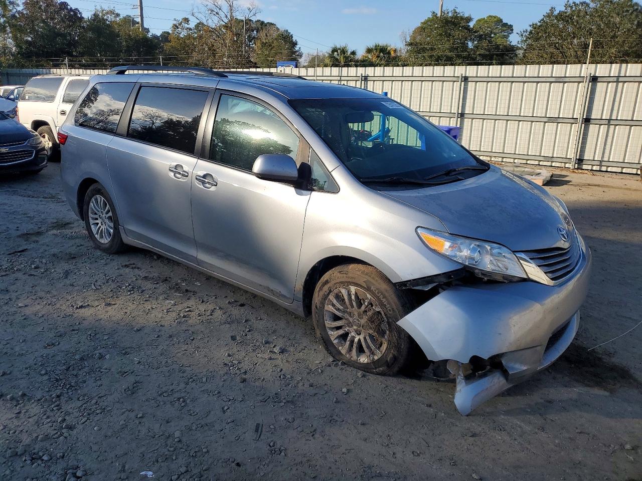 2016 TOYOTA SIENNA XLE 8-PASSENGER photo 4