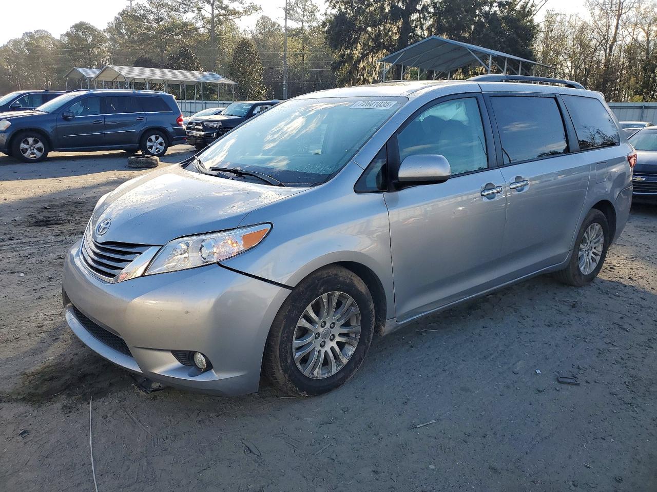 2016 TOYOTA SIENNA