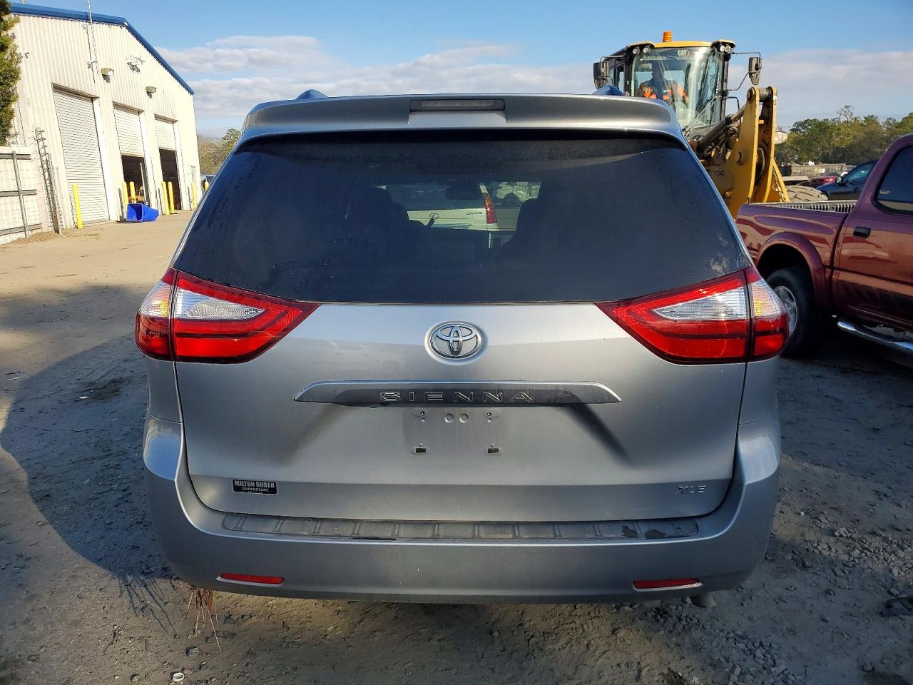 2016 TOYOTA SIENNA XLE 8-PASSENGER photo 6