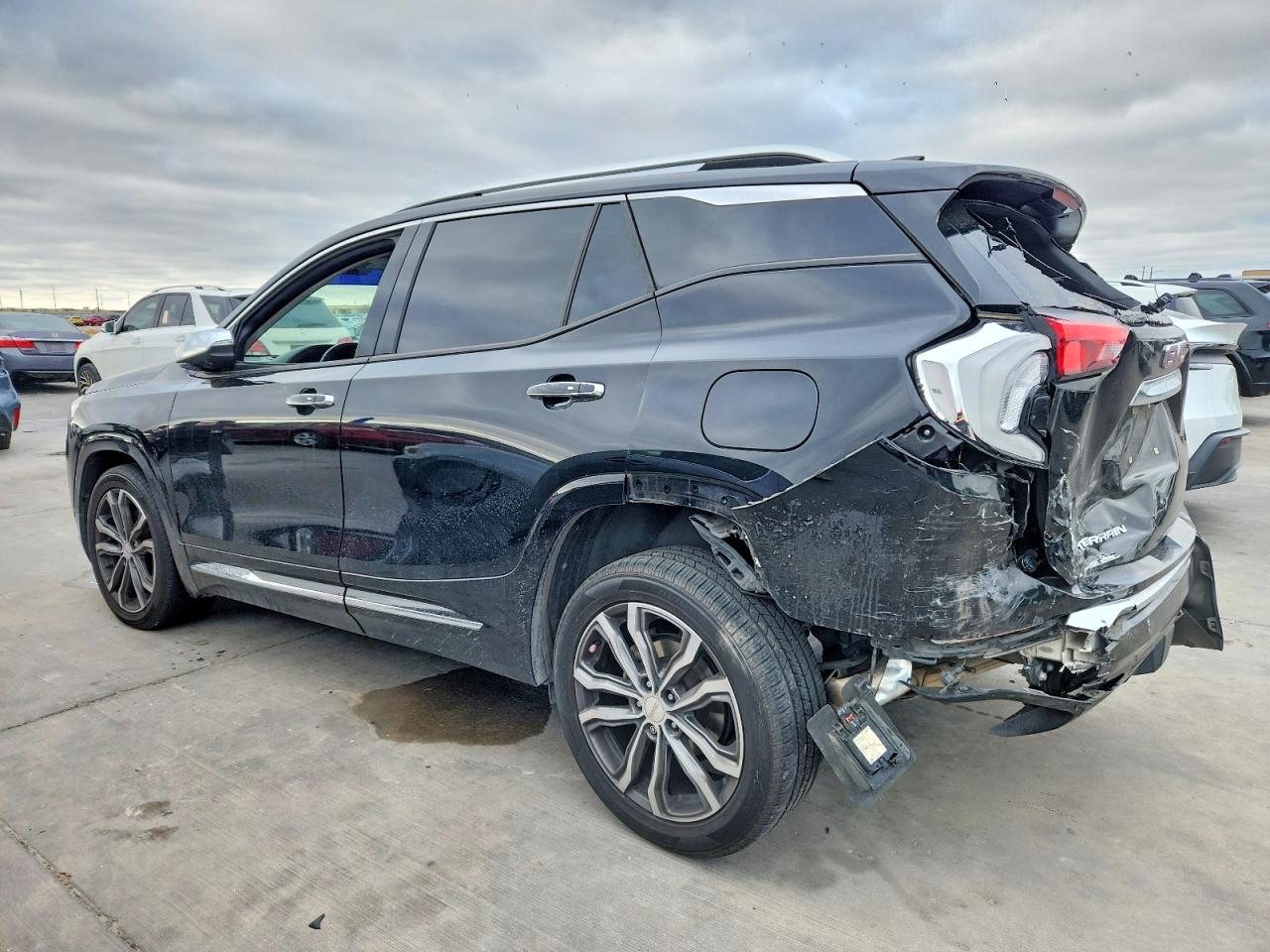 2019 GMC TERRAIN DENALI photo 3
