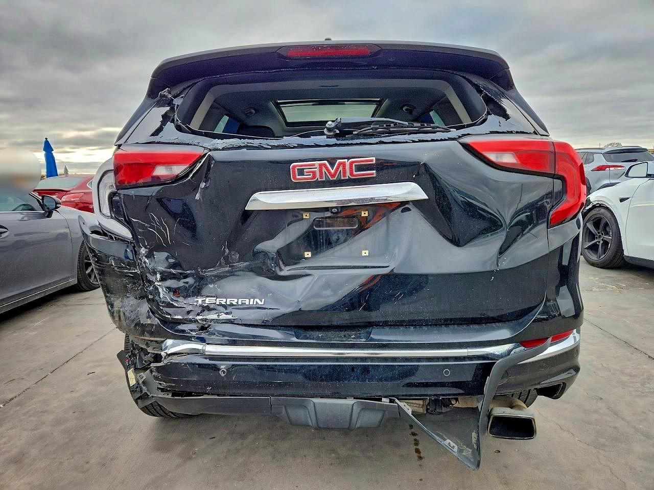 2019 GMC TERRAIN DENALI photo 11