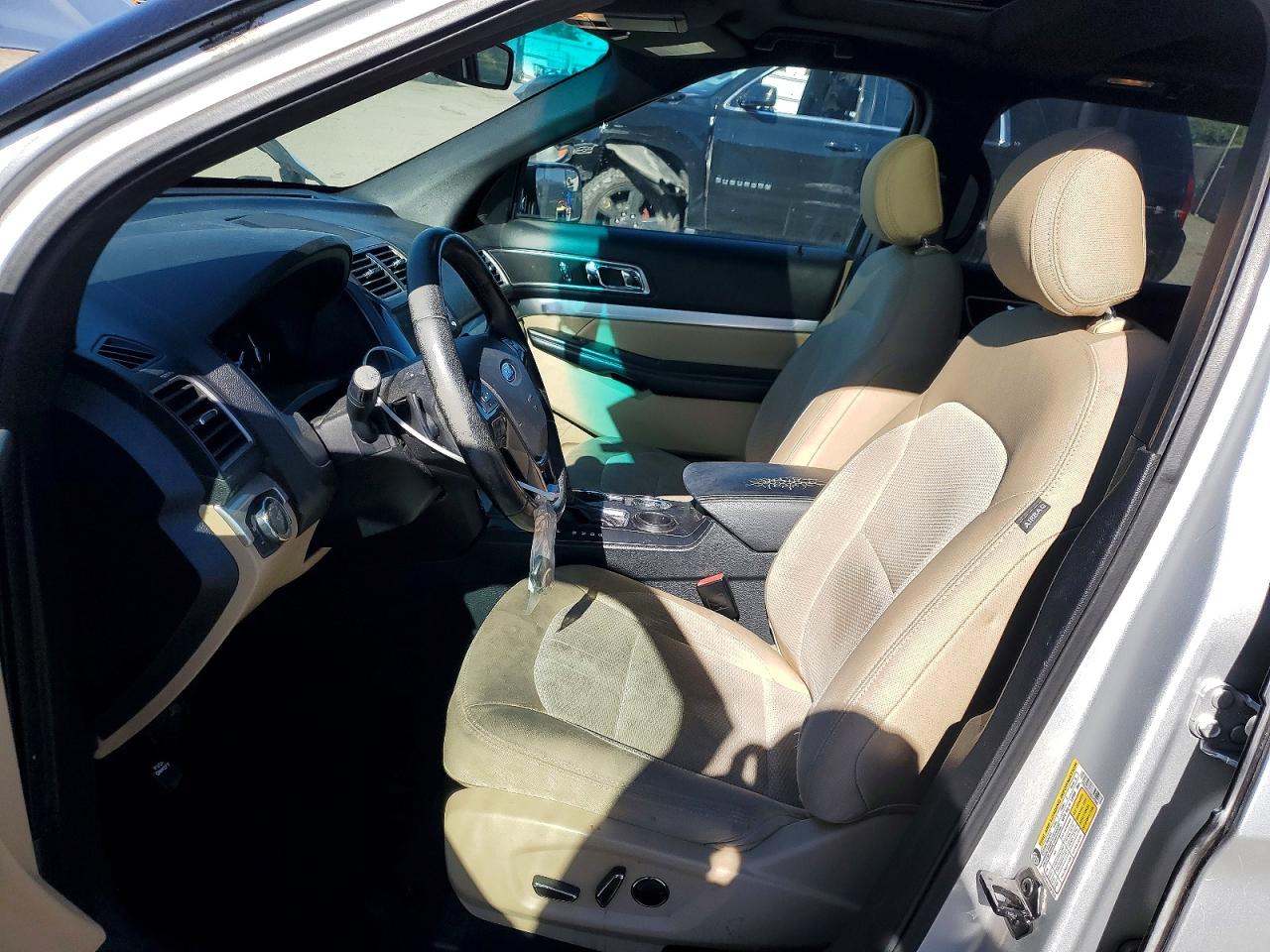 2016 FORD EXPLORER XLT photo 19