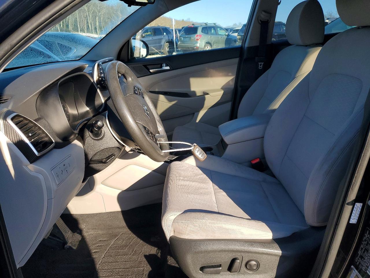 2019 HYUNDAI TUCSON VALUE photo 19